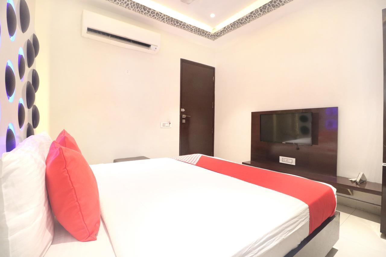 Oyo 14829 Hotel J Cruise Ludhiana Luaran gambar